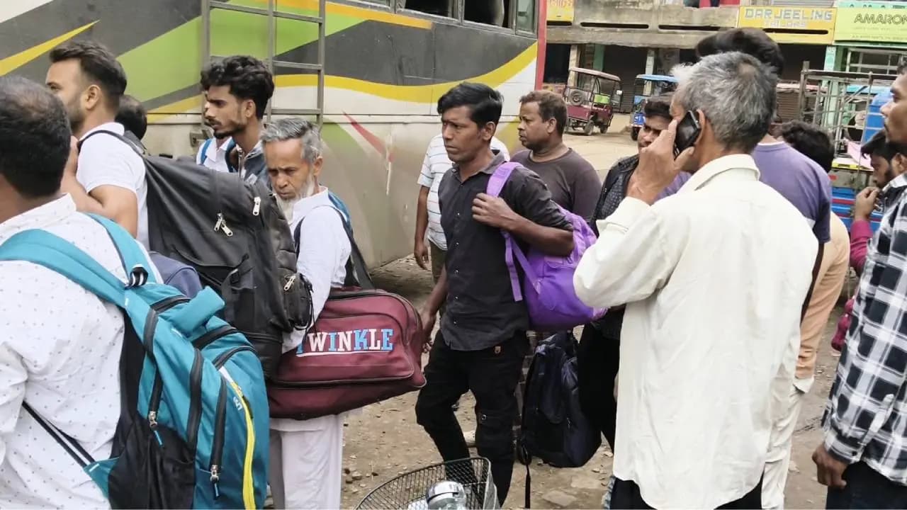 Thousands of people from Murshidabad are leaving the district for family reasons