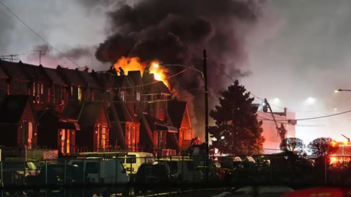 Small aircraft crashed in Philadelphia, 6 passengers were onboard gnr