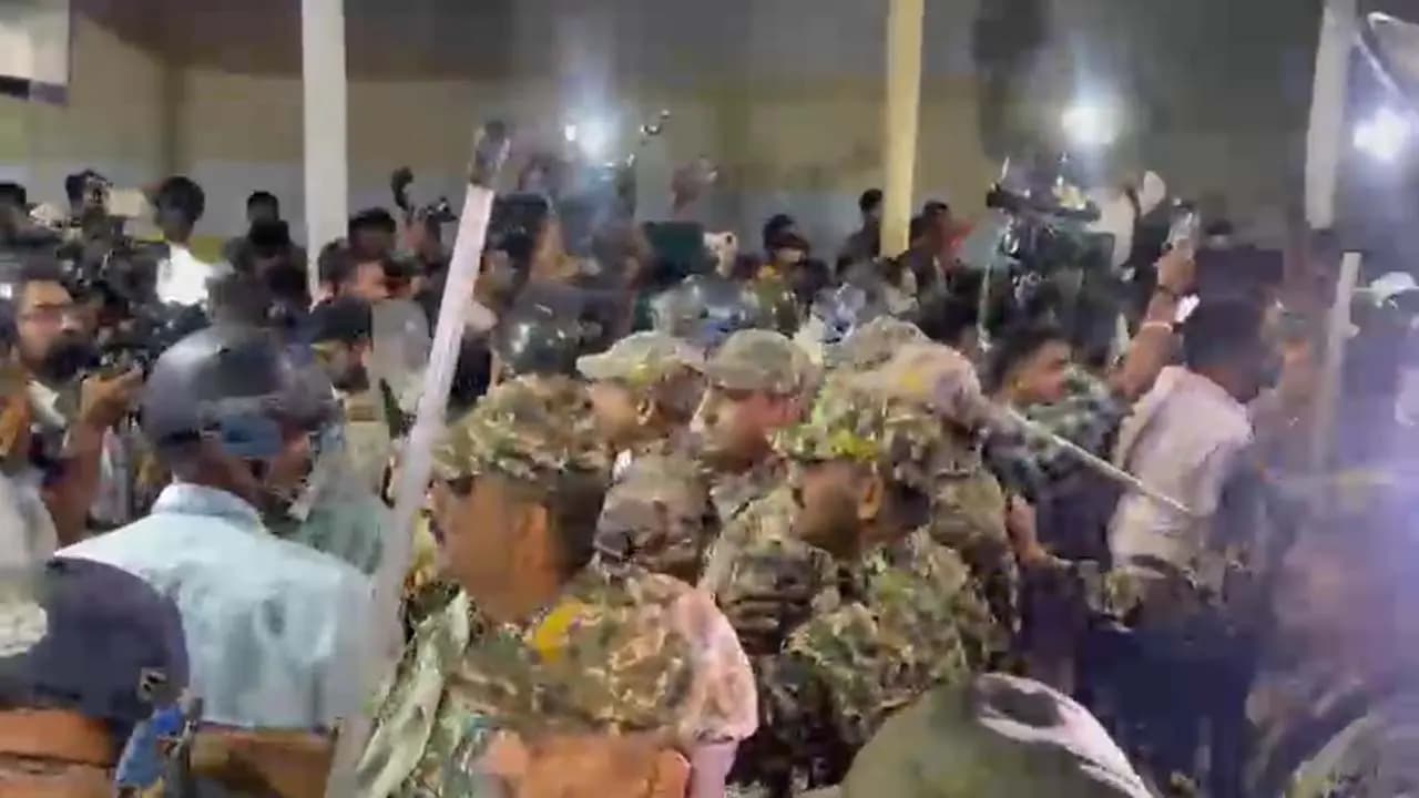 Chaos at Netaji Indoor Stadium! High tension erupts as Tapas Roy arrives amidst the sit-in protest by Kunal Ghosh and Shashi Panja