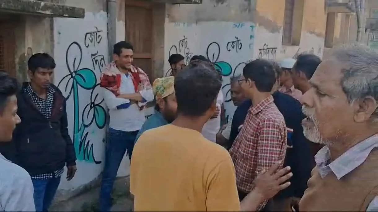 Youth was tried to be abducted close to hazarduari gnr 