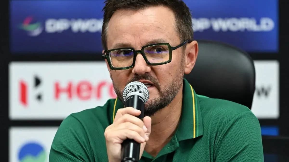 Pakistan cricket team coach Mike hesson challenges team India in asia cup final