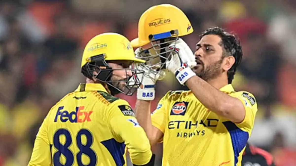Ex New Zealand pacer wants Dhoni to bat higher than number Five