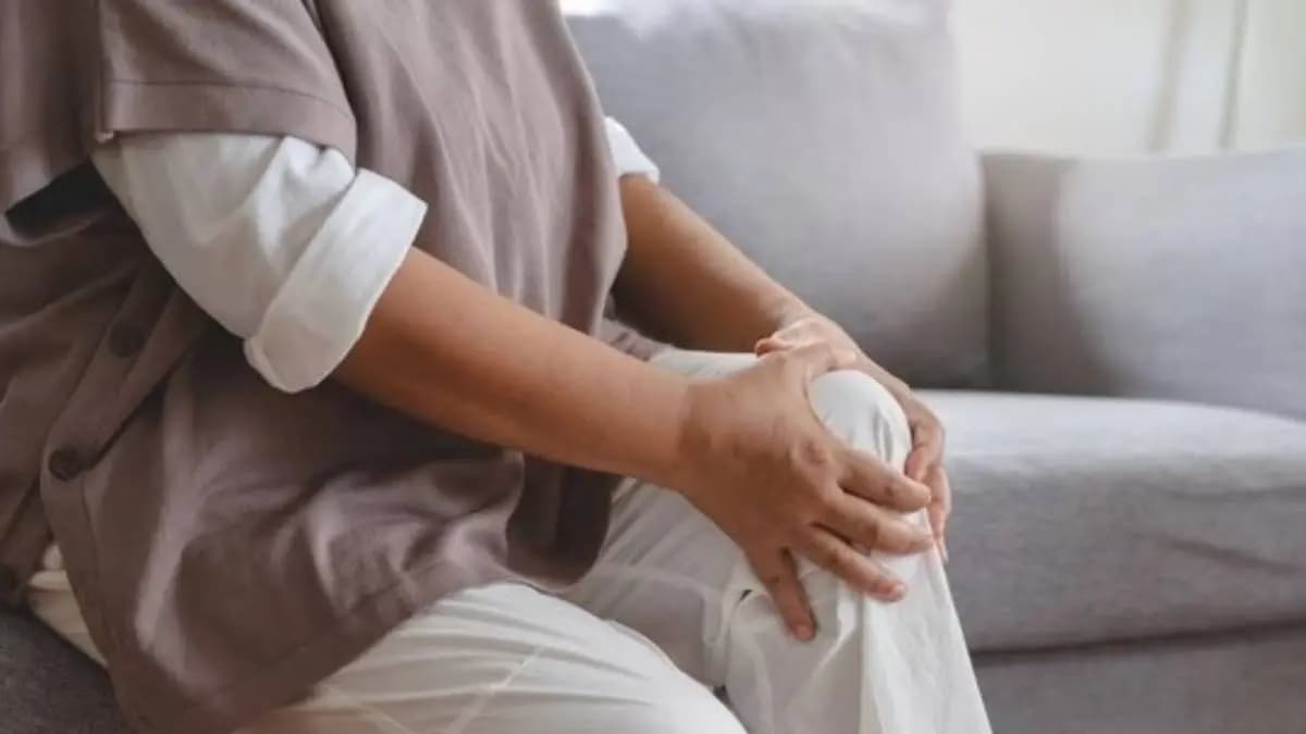 These Tips help to to manage joint pain and stiffness of arthritis in monsoon