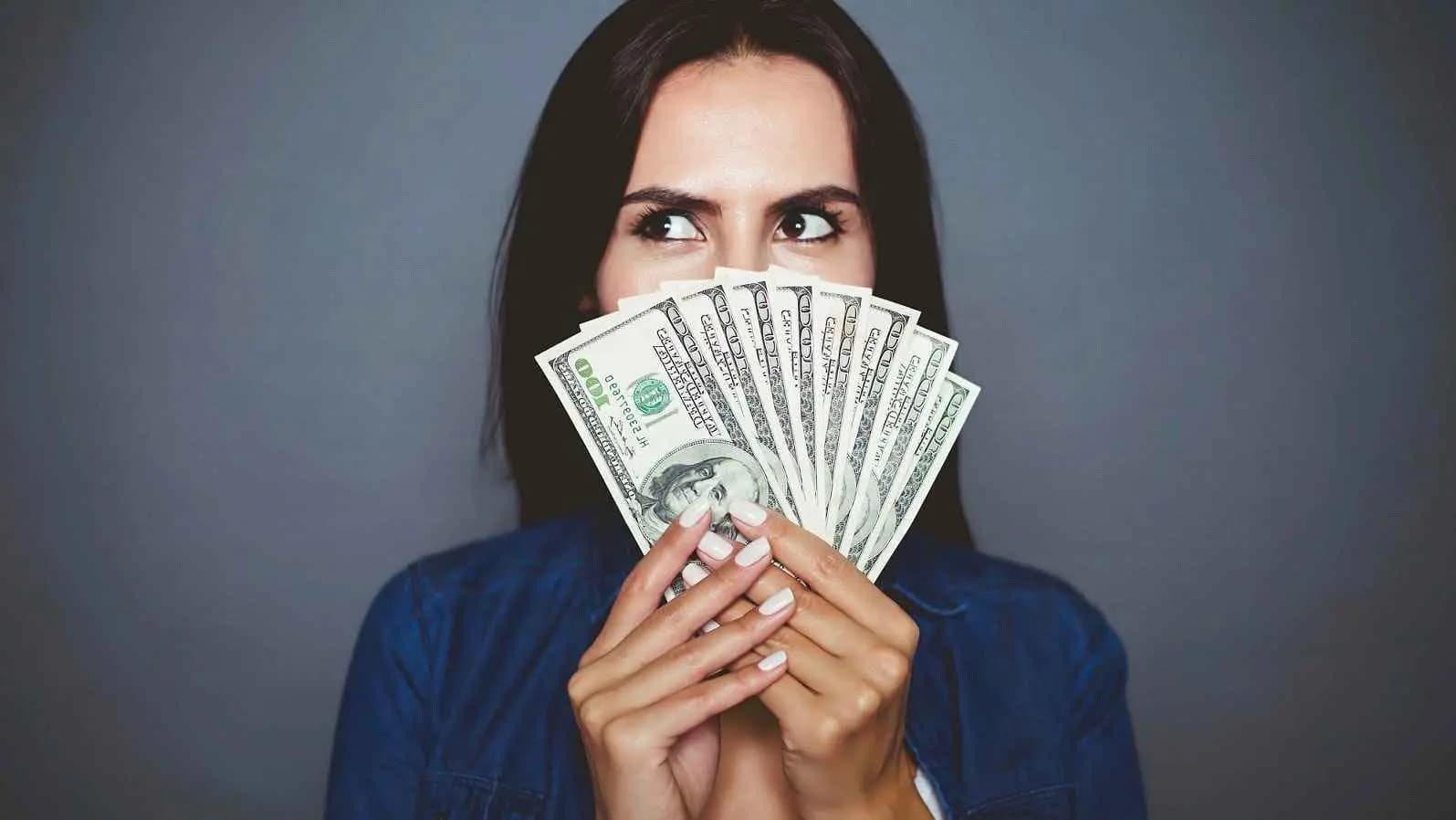 Chinese Woman Wins Rs 1.2 Lakh For Staying Calm Without Her Phone For 8 Hours In Unique Competition gnr 
