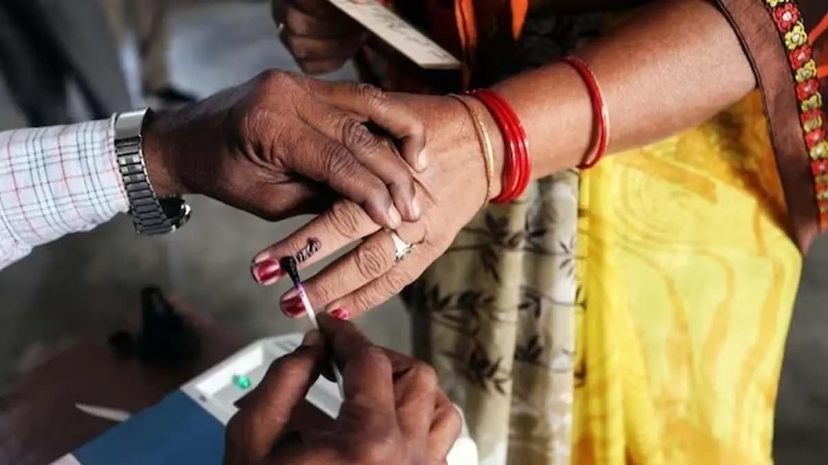 Bihar assembly elections will be held in three phases between November five to 15  according to news sources