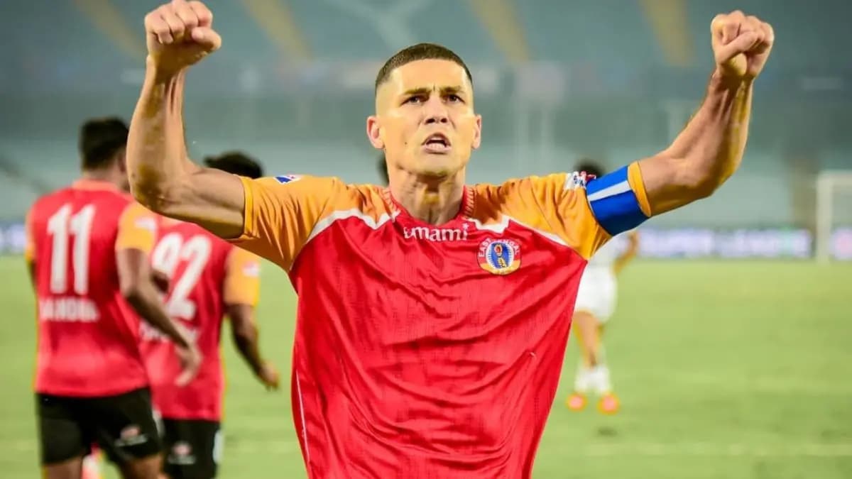 Star player of East Bengal Cleiton Silva mesmerized  supporters by his football spt 