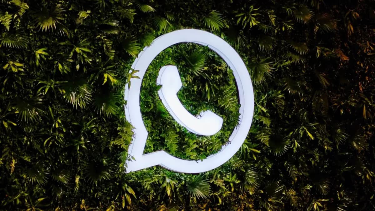 whatsapp shut down in world