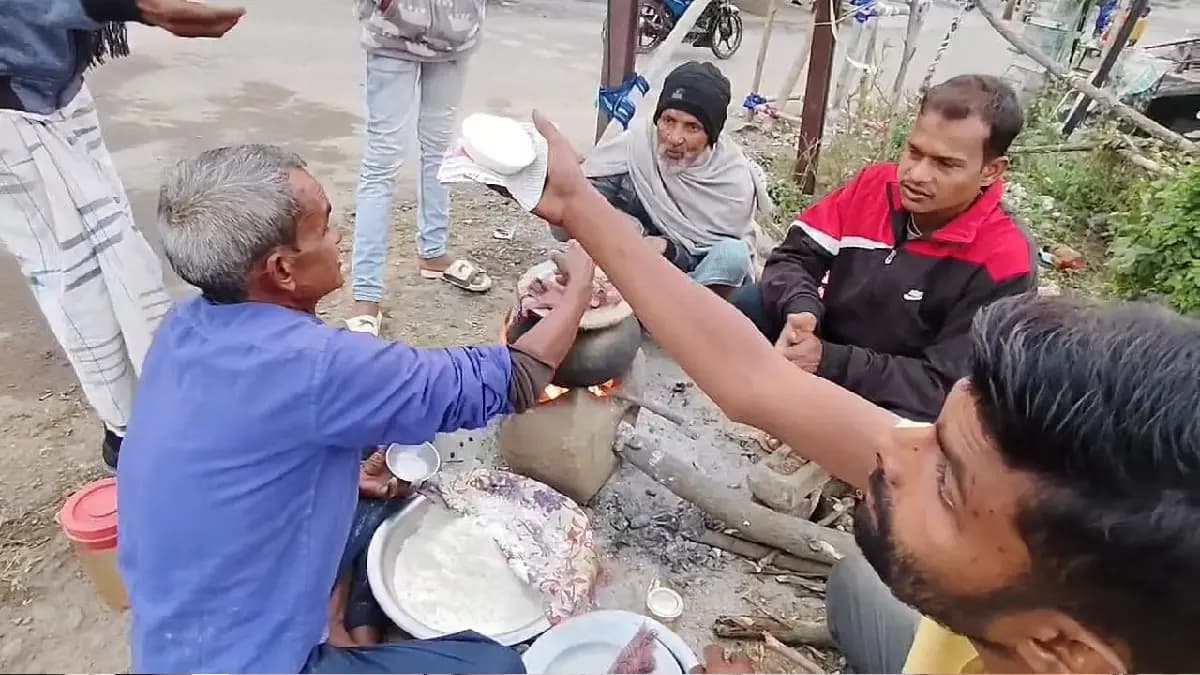 In winter Dhuki pitha in murshidabad is highly popular gnr 