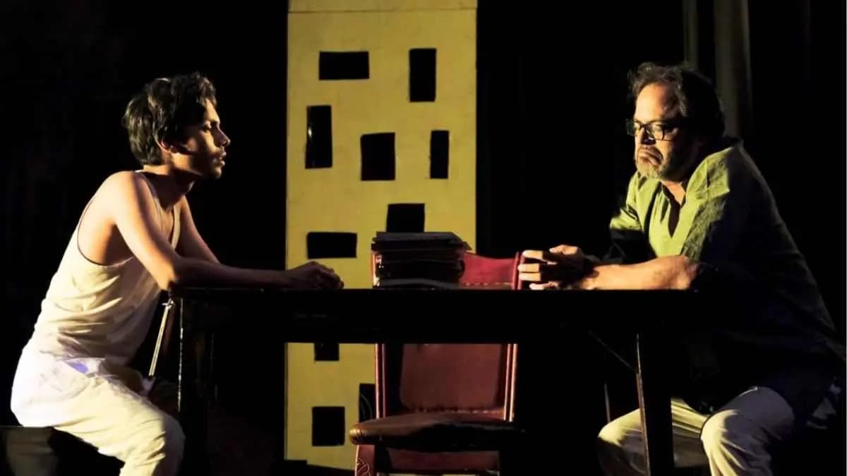 Review of bengali theatre purono trunk witten by bratya basu ent
