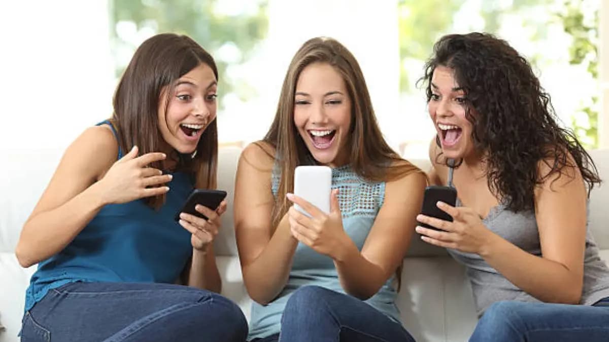 All girls learn that from seeing it on a friends phone for the first time in their lives