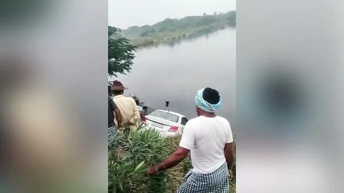  5 killed after car goes out of control, plunges into lake in Telangana gnr 