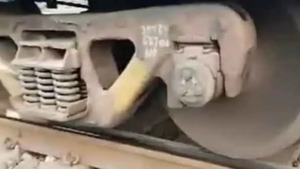 Goods train derailed in anara station in purulia gnr 