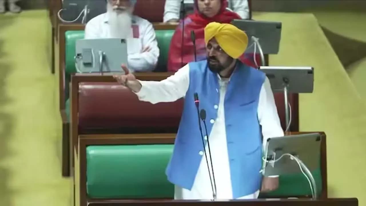 Bhagwant Mann drunk in Assembly 
