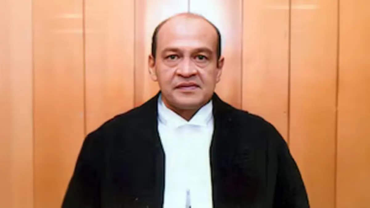 Pile of cash found from the bungalow of Delhi High Court judge Supreme Court Collegium intervened