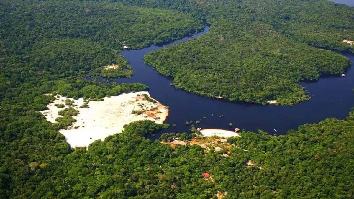 water of this river is black as coal do you know the name of this river