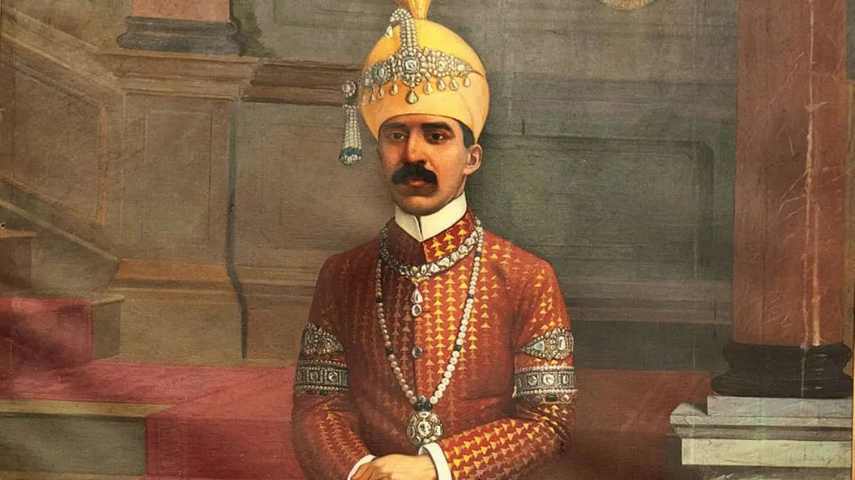 Was this man donated 5000 kg gold to India after independence