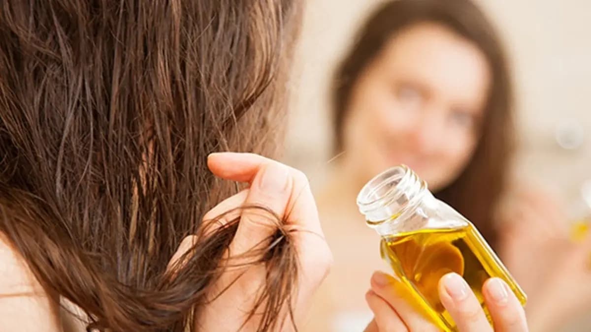 Which day of week you are oiling your hair is related to good fortune
