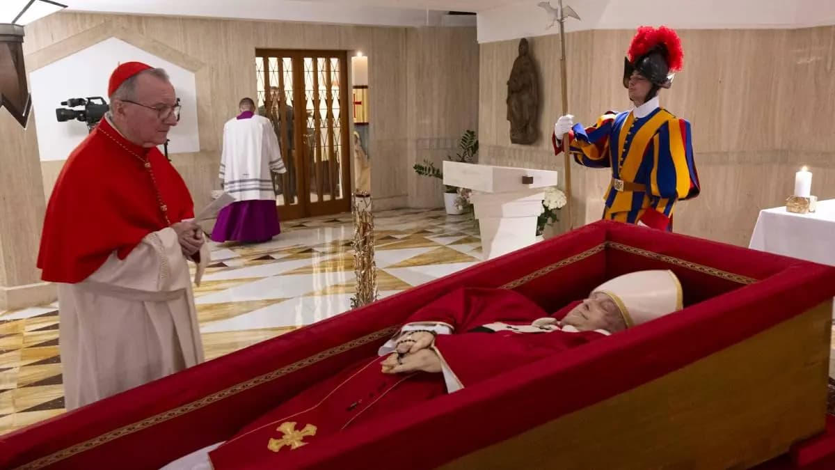 World pays last tribute to Pope Francis