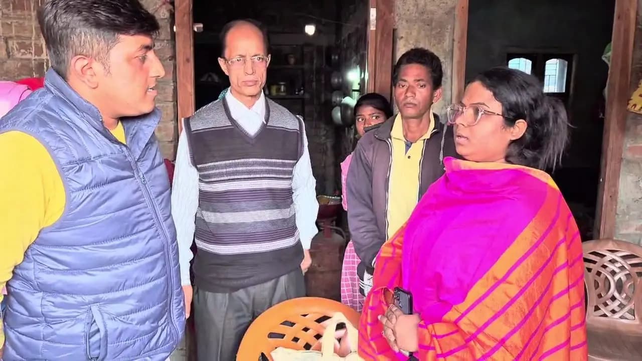birbhums poor toto driver returns bag full of jewelry worth lakhs