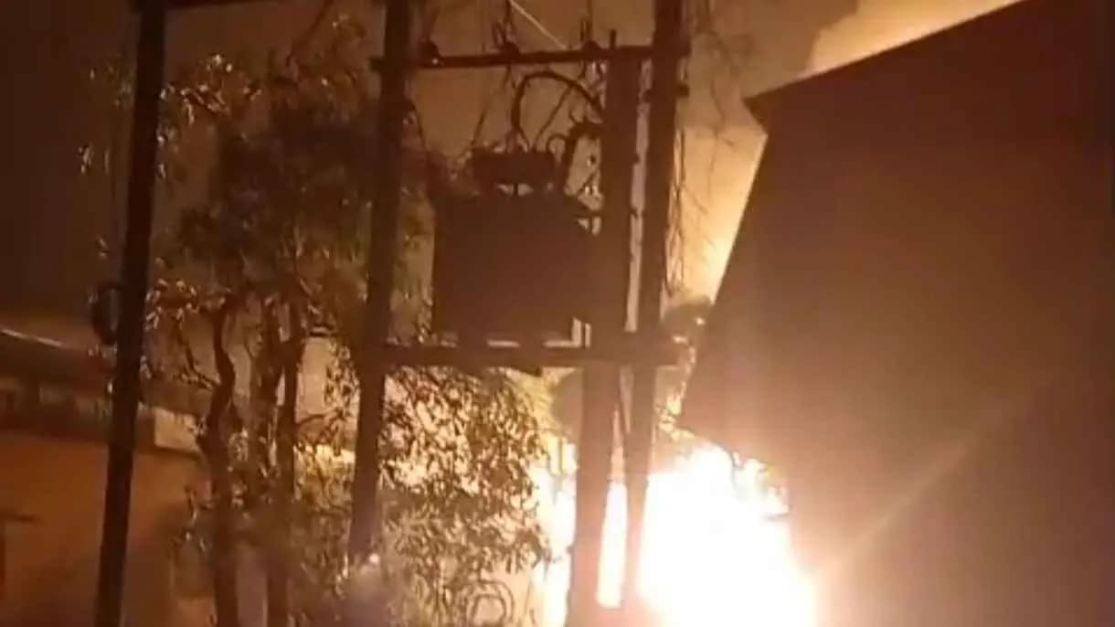 Huge Fire Breaks Out in Factory in Falta