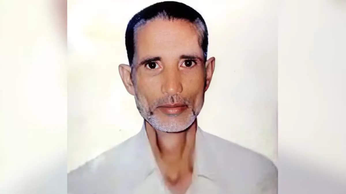 Elderly Utter Pradesh man Ish Mohammad Ansari slits own throat on Bakrid calls it sacrifice to Allah