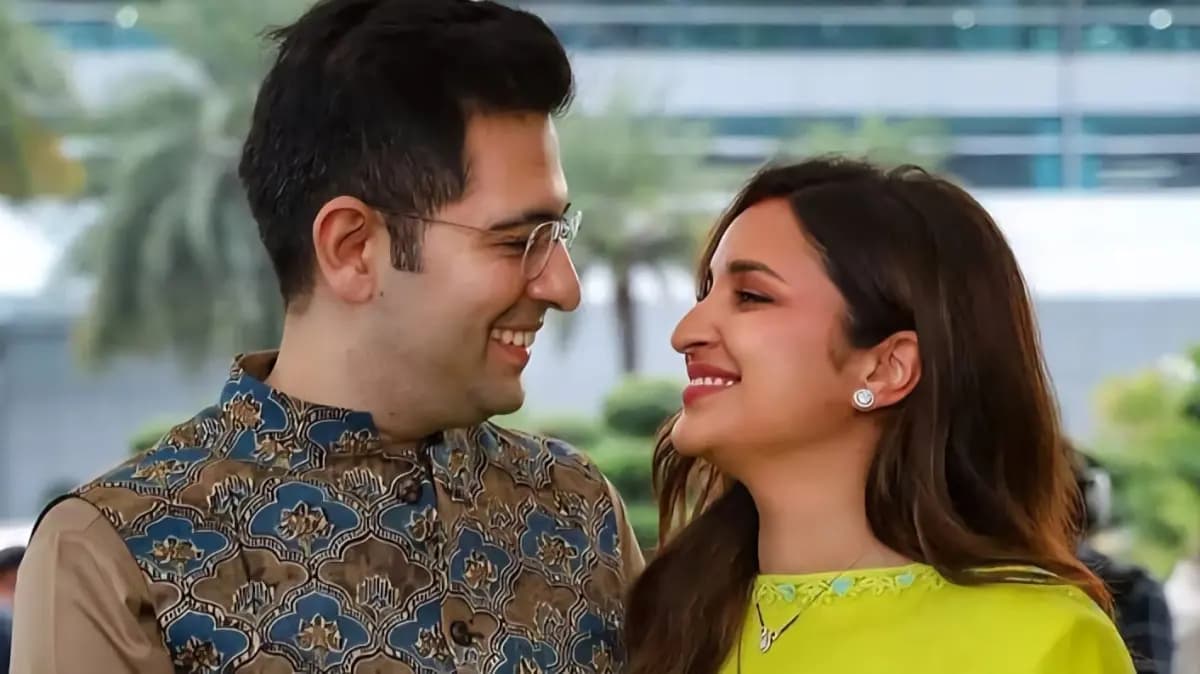 Bollywood actress Parineeti Chopra announce pregnancy with Raghav Chadha 