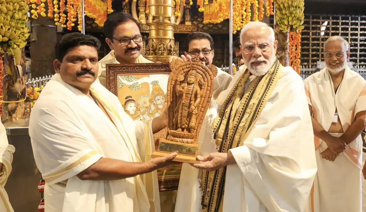 PM Modi At Kerala Temple