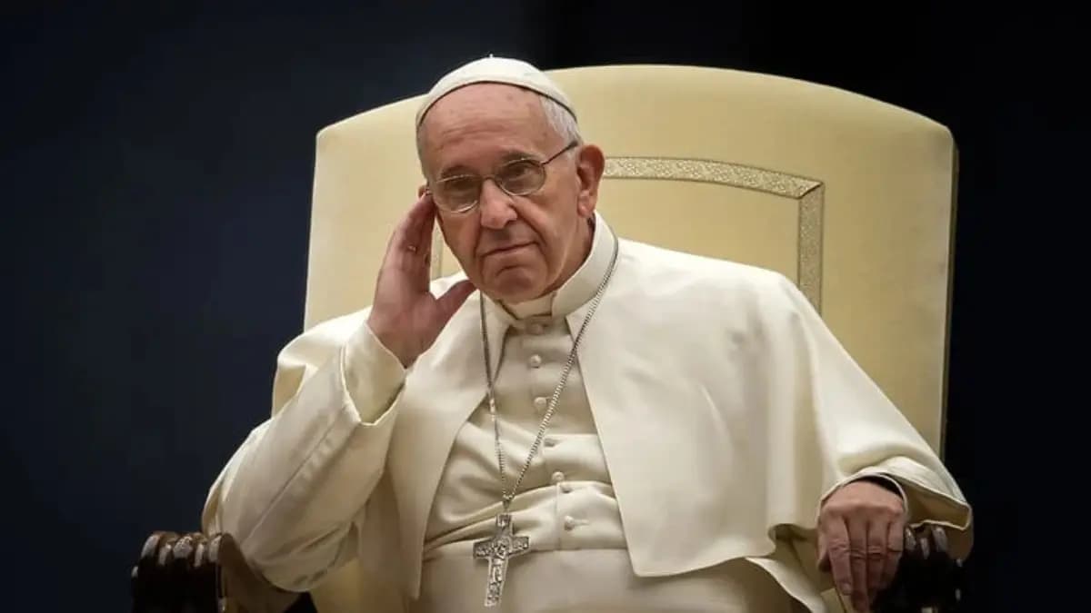 What happens when a Pope dies, who succeeds
