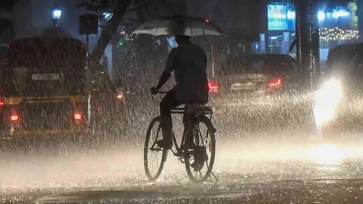 IMD Weather Update Due to Cyclonic Circulation Heavy to Very Rainfall in South Bengal in Next Seven Days