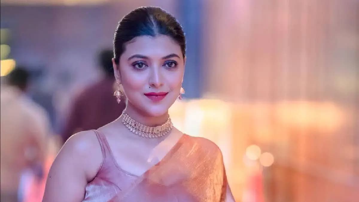 Popular bengali serial actress riya gangopadhyay is in mourning at the death of her beloved pet dog candy ENT