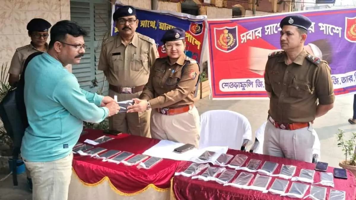 big success of sheoraphuli GRP as the owners recovered the stolen phones from the station premises