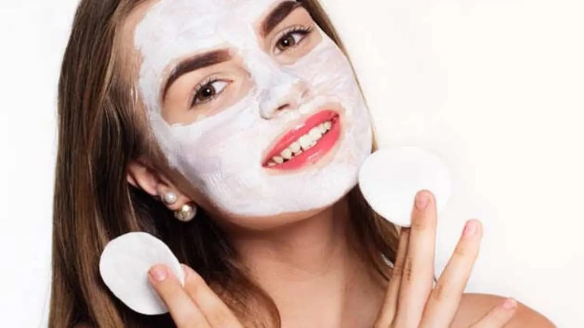 this home made rice face pack can tighten your skin tone and show half of your original age can glow your skin better lif