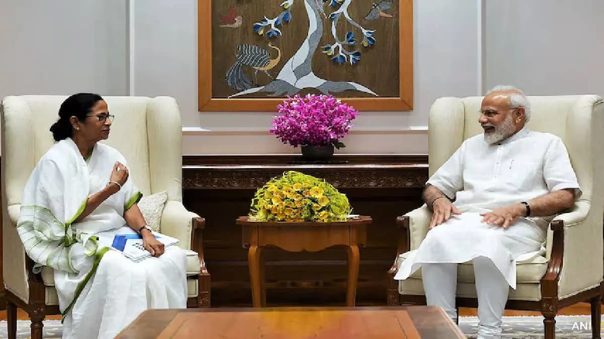  PM Modi Wishes Bengal Cm Mamata Banerjee On Her 70th Birthday