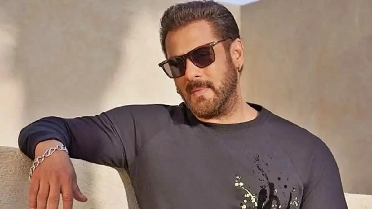 Salman Khan s bols and unexpected onscreen kiss was with which bollywood actress