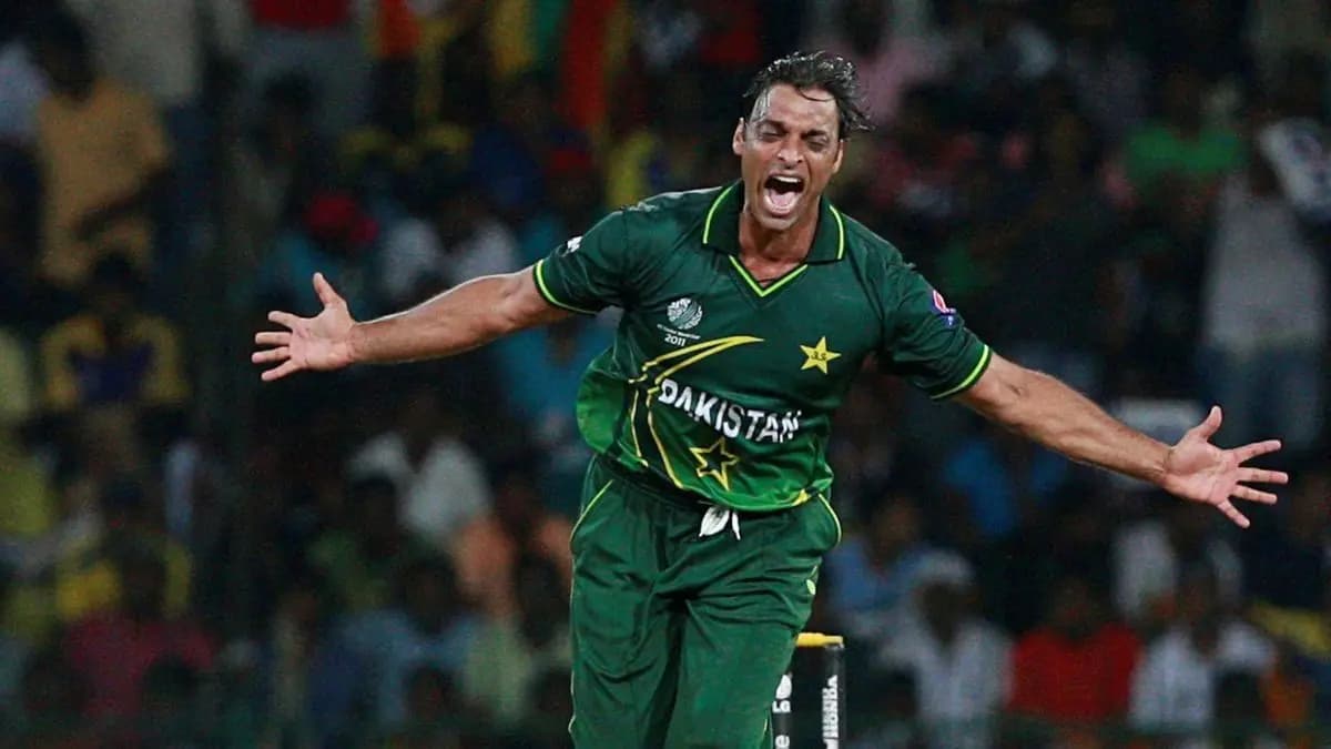 Former Pakistan pacer Shoaib Akhtar made an explosive remark on Champions trophy row spt 