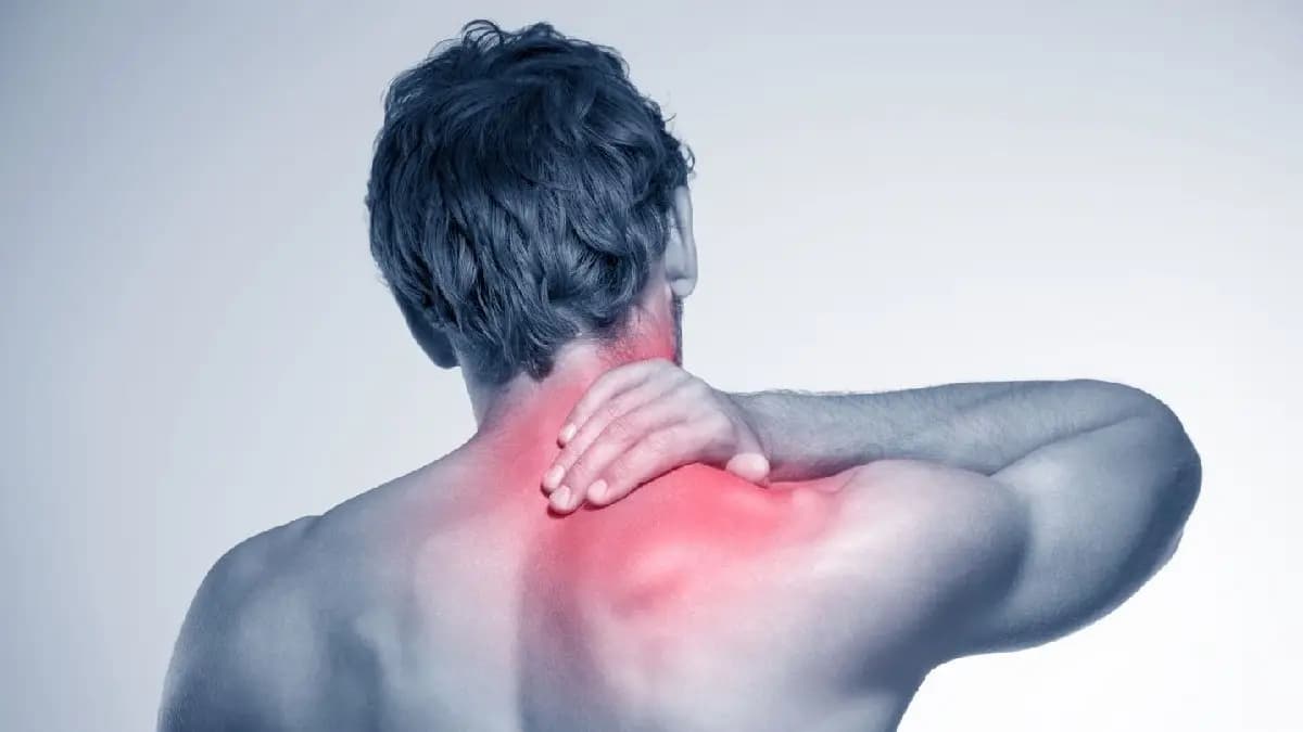 pain on the neck can be a symptom of lung cancer