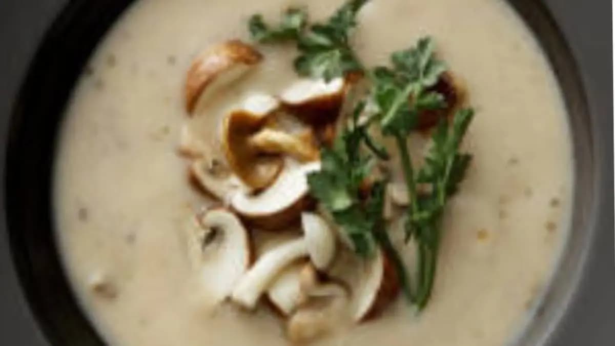 this home made spinach mashroom soup recipe can boost your immune system and control weight gain lif