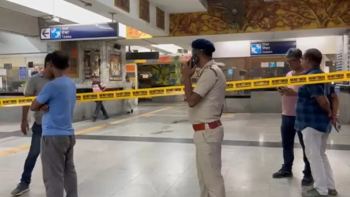 Why a student stabbed his classmate at Dakshineswar metro station know the reason