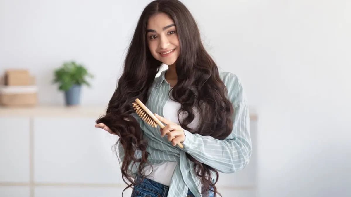 Coconut Oil mixed with these three things helps to get rid of hairfall problem 