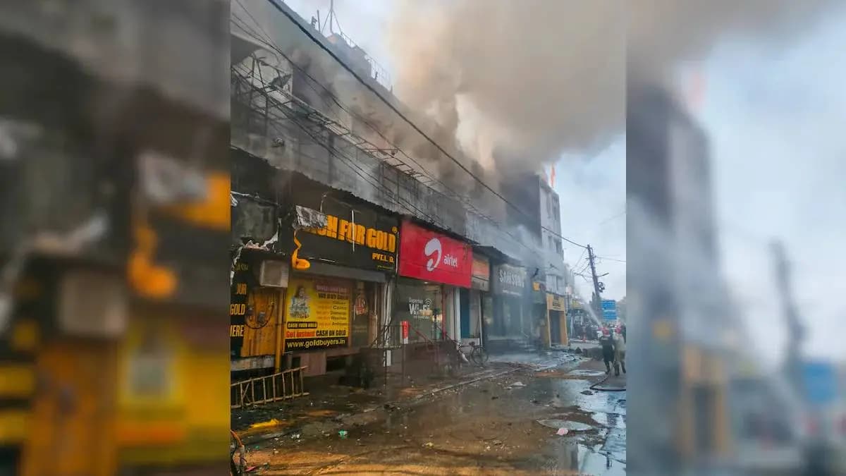 Students Jump From One Roof To Another After Fire At Delhi Rajouri Garden market Restaurant