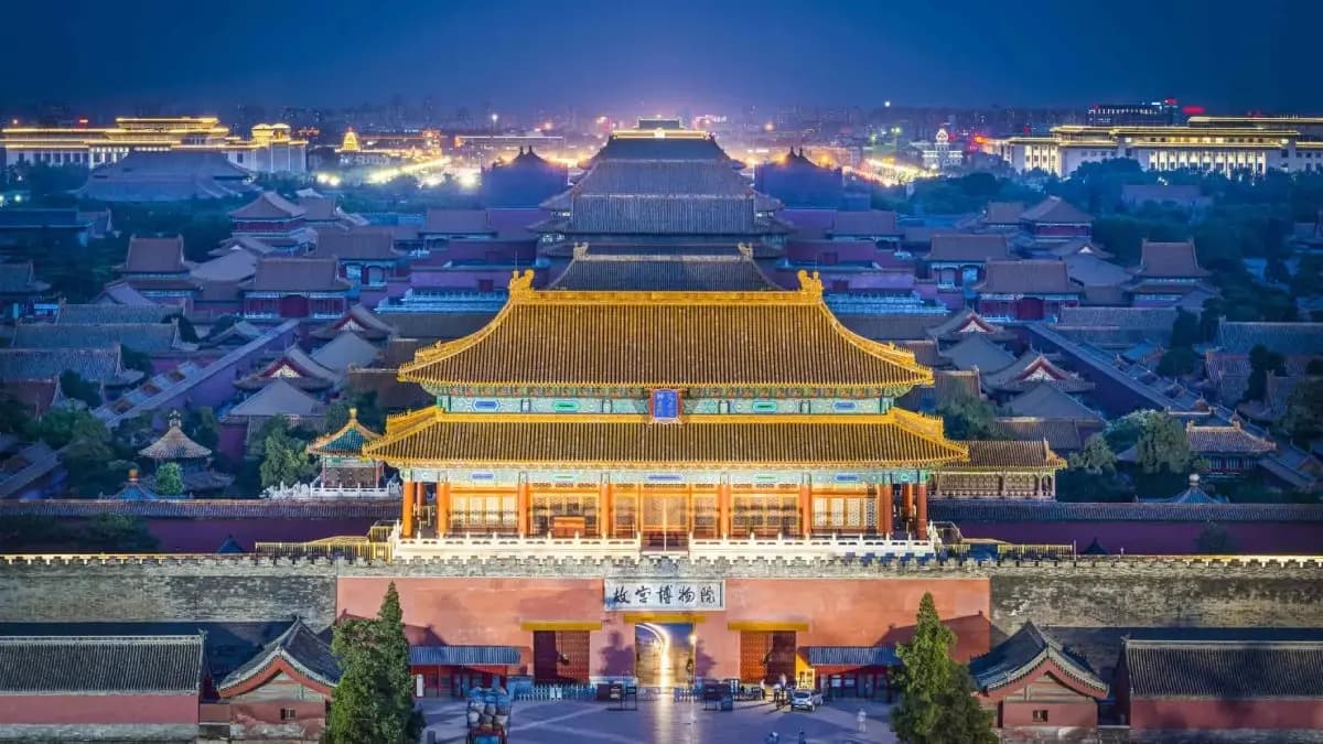 Worlds largest palace was forbidden for over 500 years due to specific reason