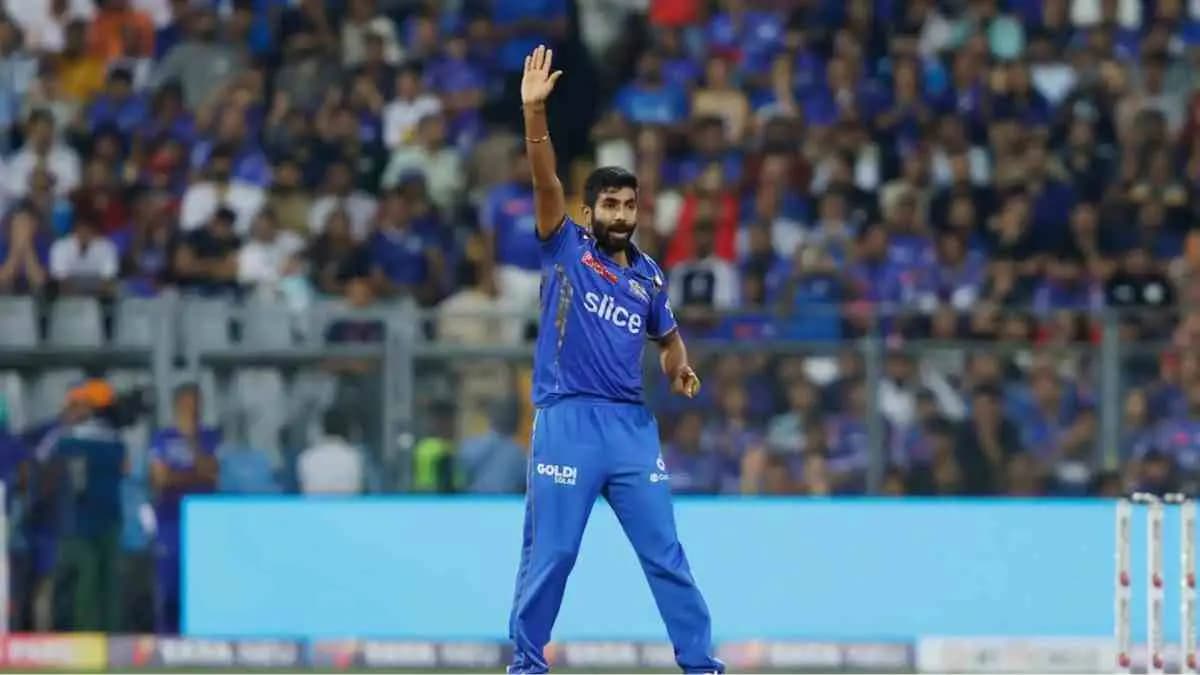 Jasprit Bumrah Wife Sanjana Ganesan and Son Angad Celebrate As Pacer bowled Klassen‌