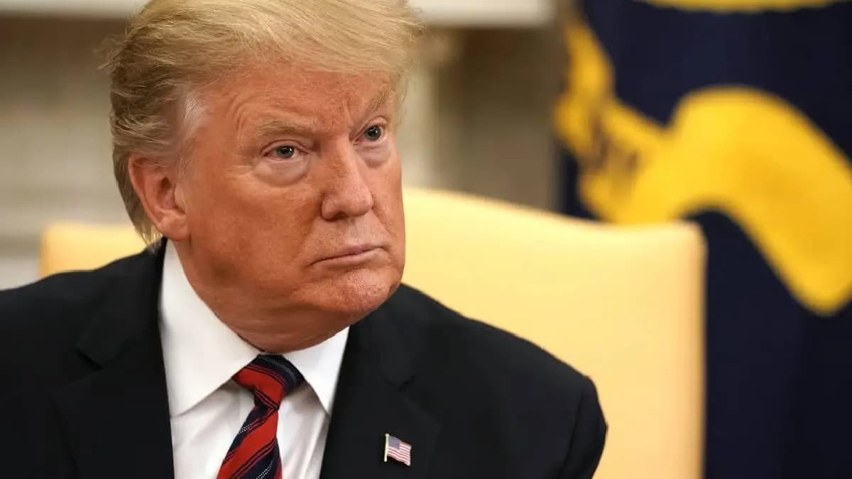 Donald trump signs new order asking for 100000 dollar annual fee to hire foreign workers