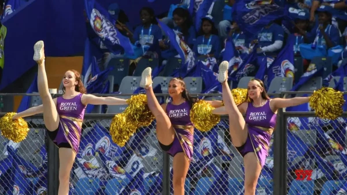 Here lies the amount of money earned by cheerleaders from IPL  spt 