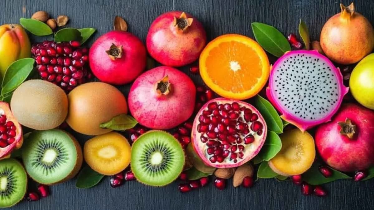  pomegranate have many health benefits including controls blood pressure level keeps heart healthy lif