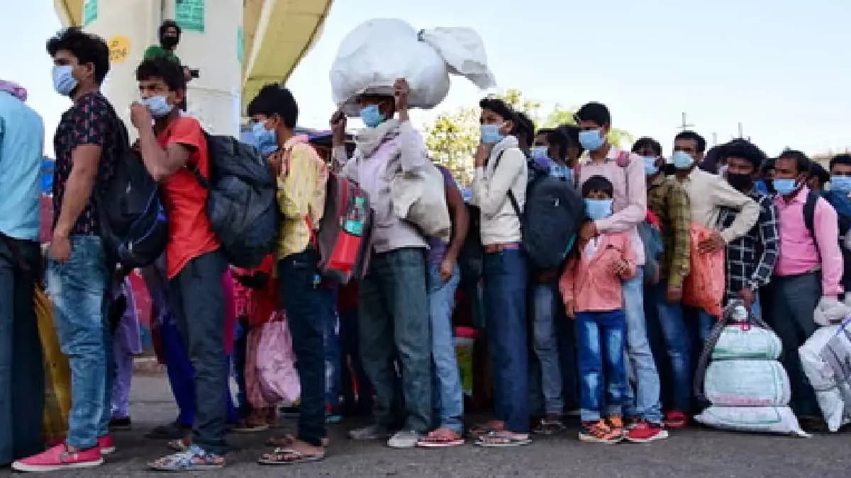 West Bengal Police introduced a helpline number for the migratory workers  of Bengal working in other states