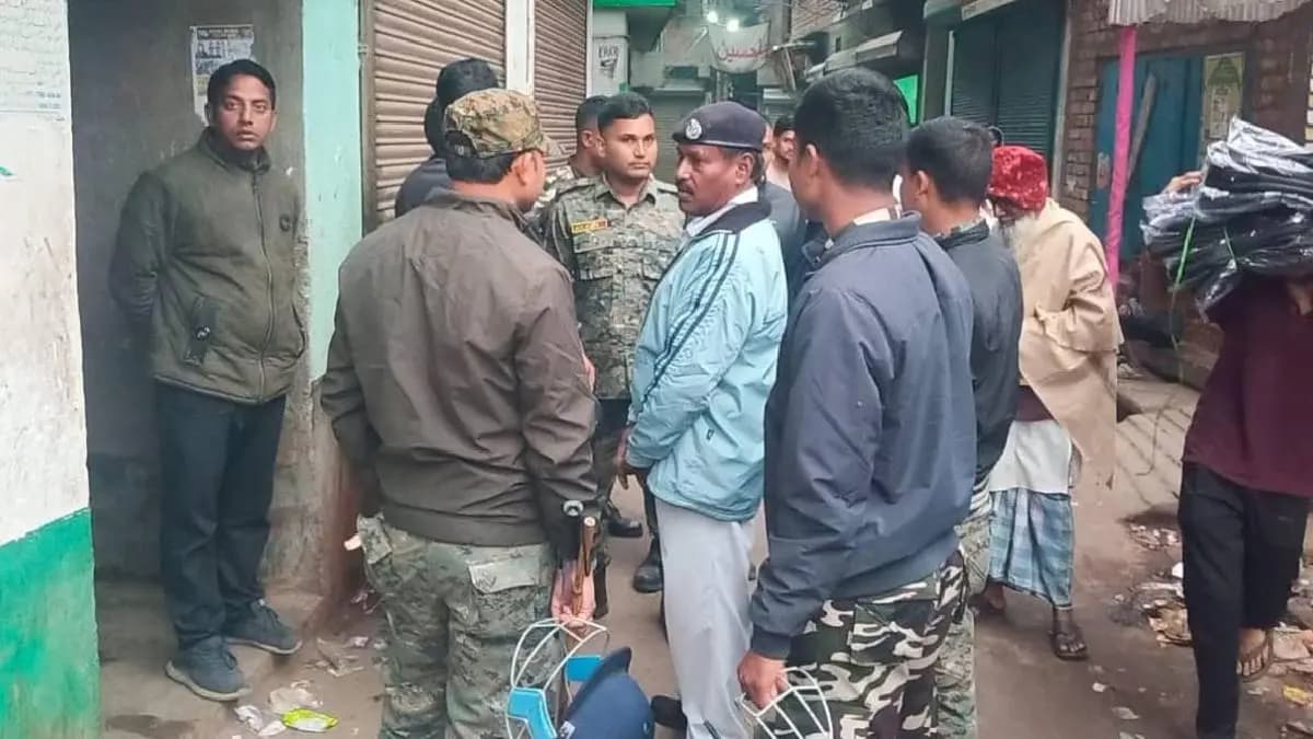 A labourer hacked to death in a factory gnr