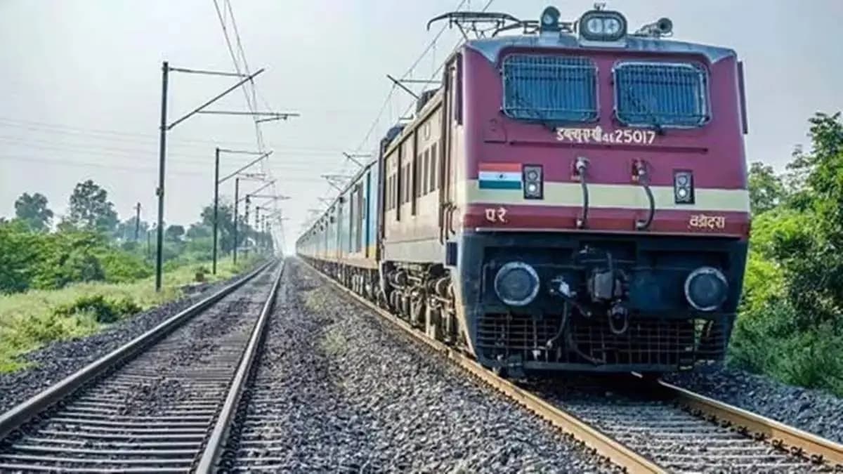 knowledge story how many kolimeters does a train run in 1 litre of diesel gnr