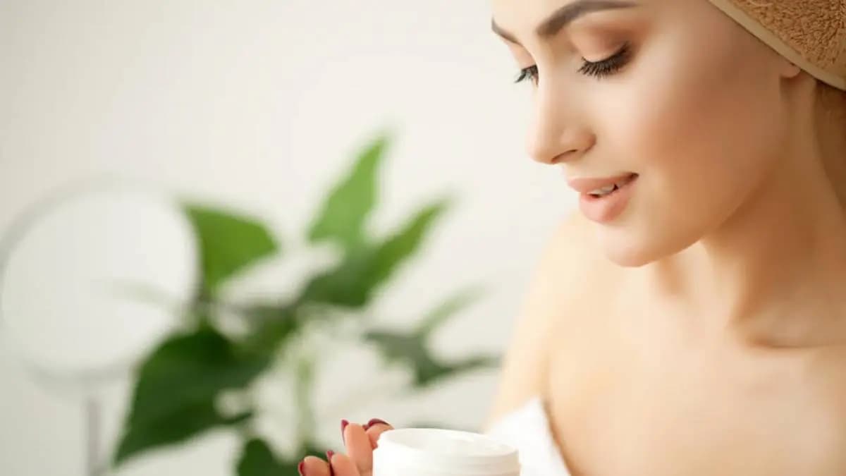 this home made natural night cream can reduce your dark circles and make your skin healthy and glowing overnight lif