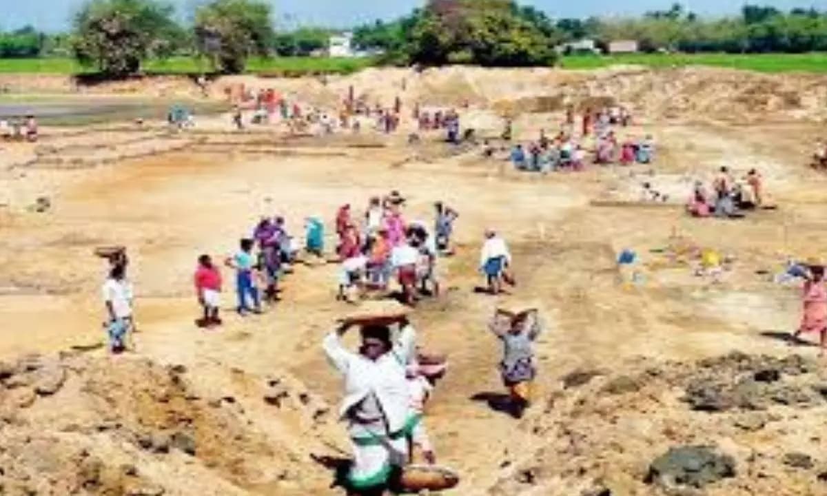 Inconsistencies in 100 days of work Congress criticizes the Modi government